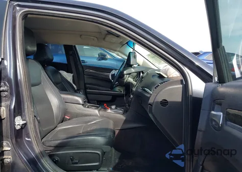 2016 Chrysler 300C z USA, uszkodzony, nr VIN 2C3CCAEG2GH295712